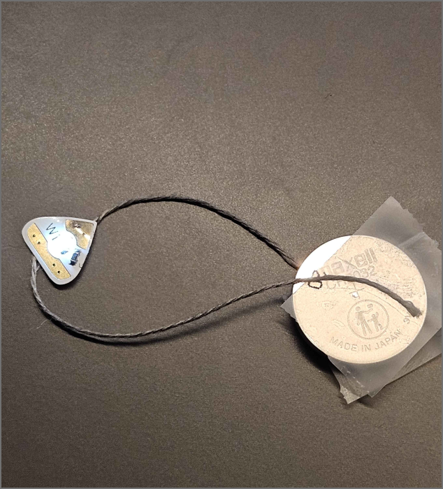 the conductive wire in a continuous on loop